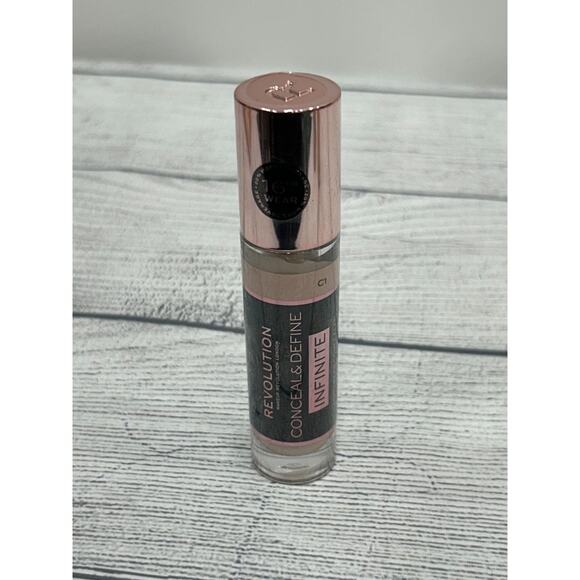 New Makeup Revolution Conceal & Define Infinite Longwear Concealer 9ml C1 - Picture 2 of 9